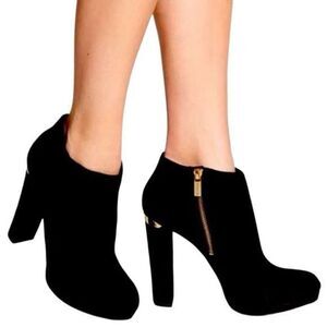 *MICHAEL KORS* Suede Booties, Midnight Black, Size 8.5